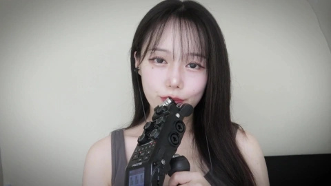 ASMR Eating Sounds - Mouth Noises & Lip Play